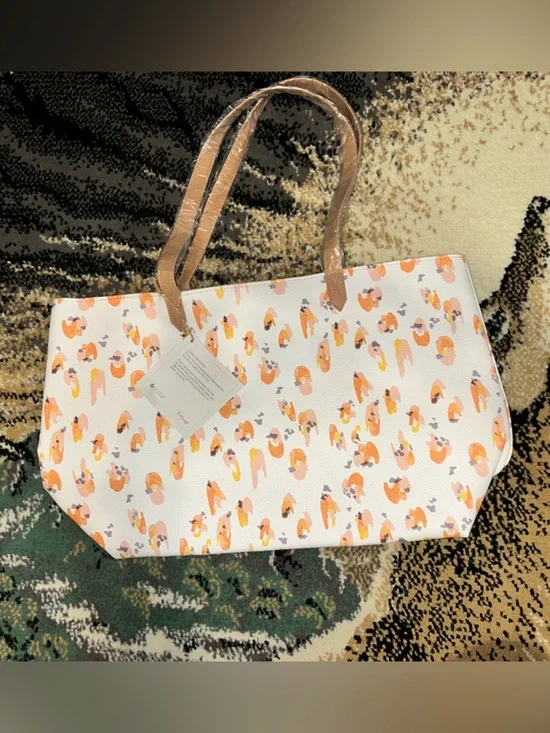 Modern Tote - Picture 3 of 7